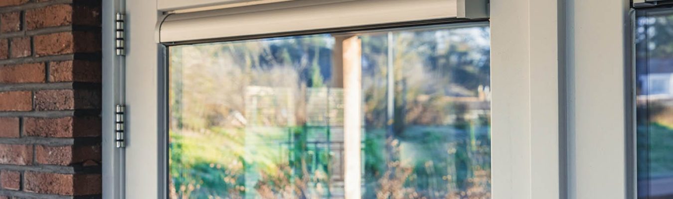 houten deur met ventilatierooster